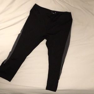 Crop athletic leggings